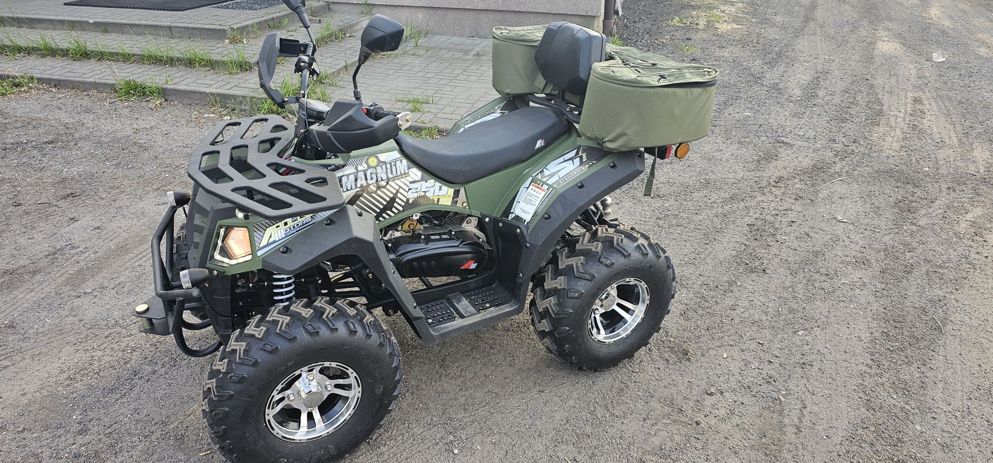 Apollo Magnum 250 quad zarejestrowany jak nowy