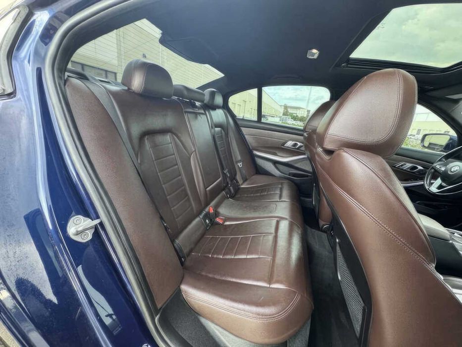 BMW 3 Series 330i      2020