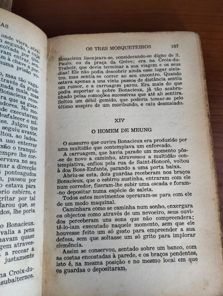 Os Três Mosqueteiros - Alexandre Dumas