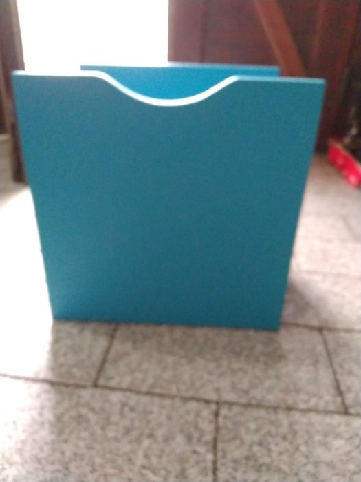 gavetas e portas para estante de cubos (tudo faço 20€ )