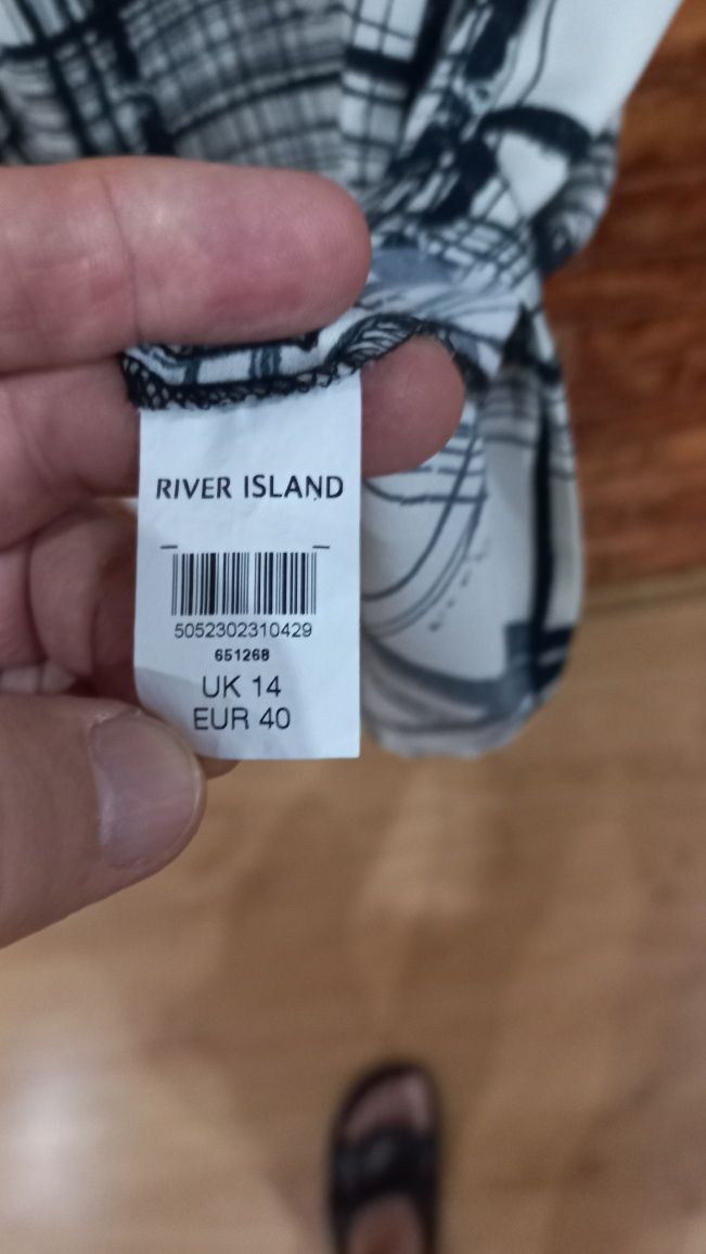 Sukienka biało-czarna RIVER ISLAND rozmiar 14 szerokość pachy 51-53 cm