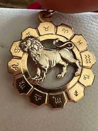Золота підвіска з зображення Лева