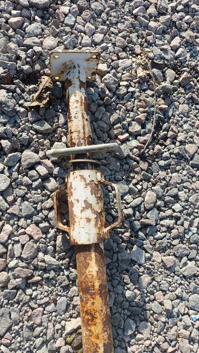 Продам стійки для опалубки. Висота 3,5м