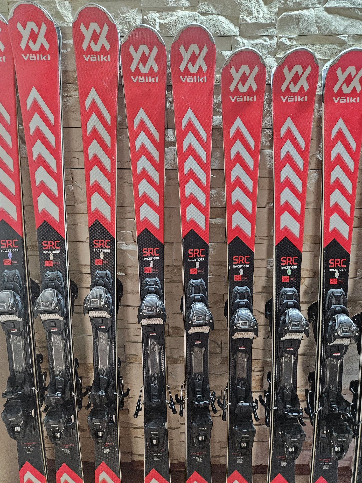 Narty Volkl Racetiger SRC 2024 rok dł. 153 cm, 158 cm, 168 cm
