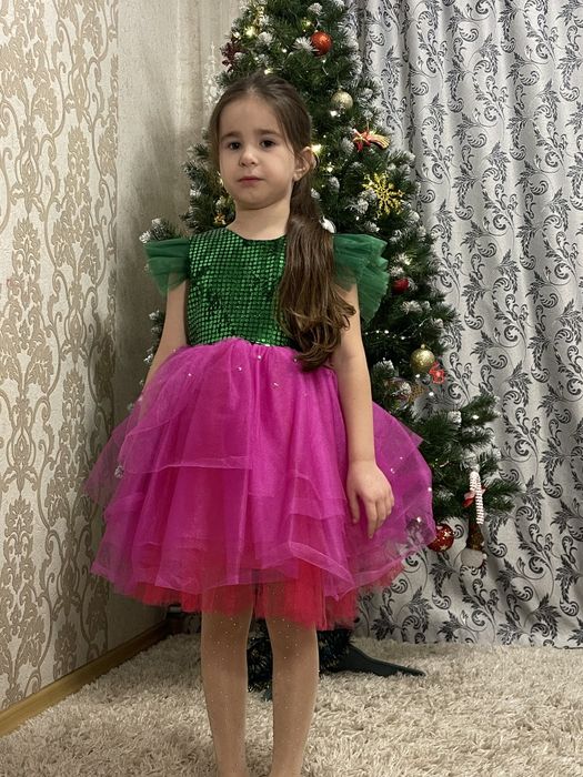 дитячі нарядні плаття,сукні Ялинки,Ельфи  та інші  на виступи