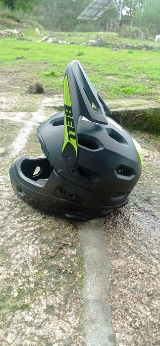 Bell DH mountain bike helmet
