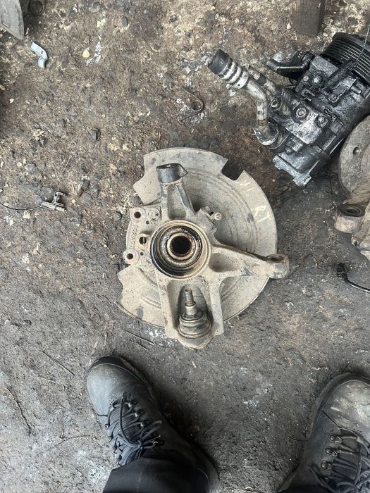 Задняя цапфа кулак 4.0 диз Mercedes w163 ml мерседес мл 04г