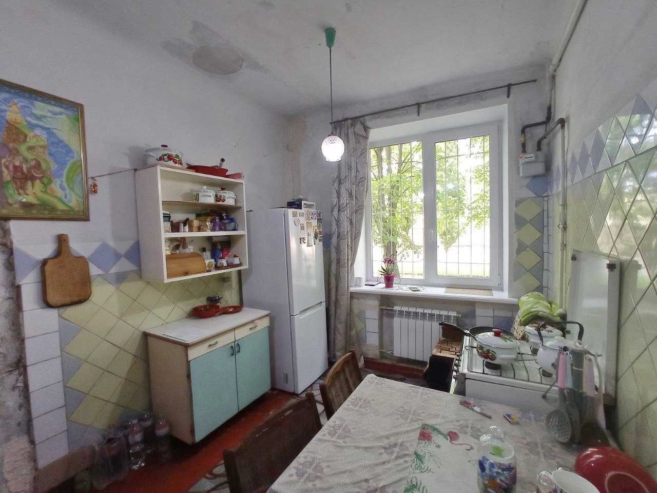 Продам 3-х комнатную квартиру, первый этаж, левый берег
