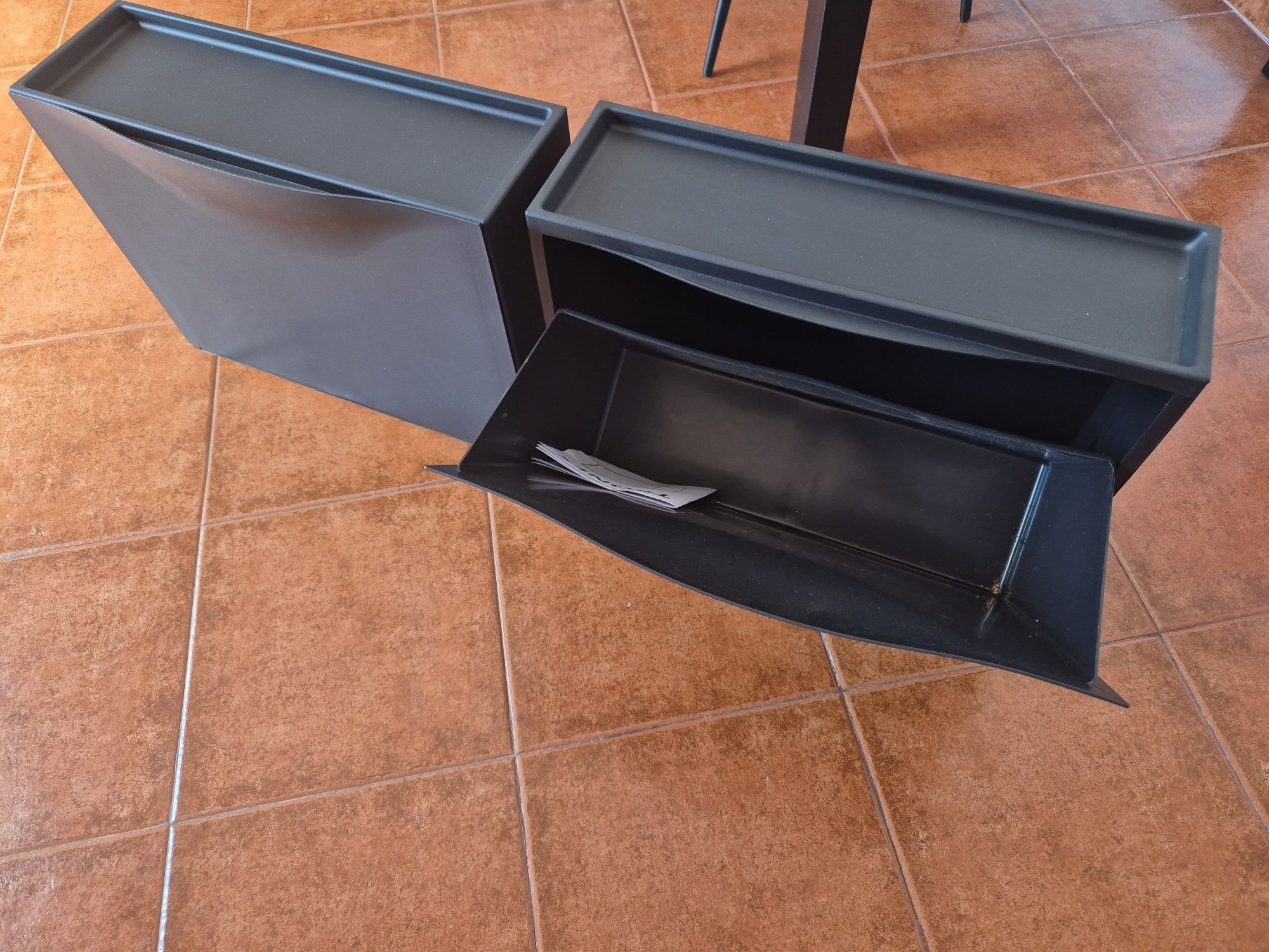 Sapateira preta IKEA
