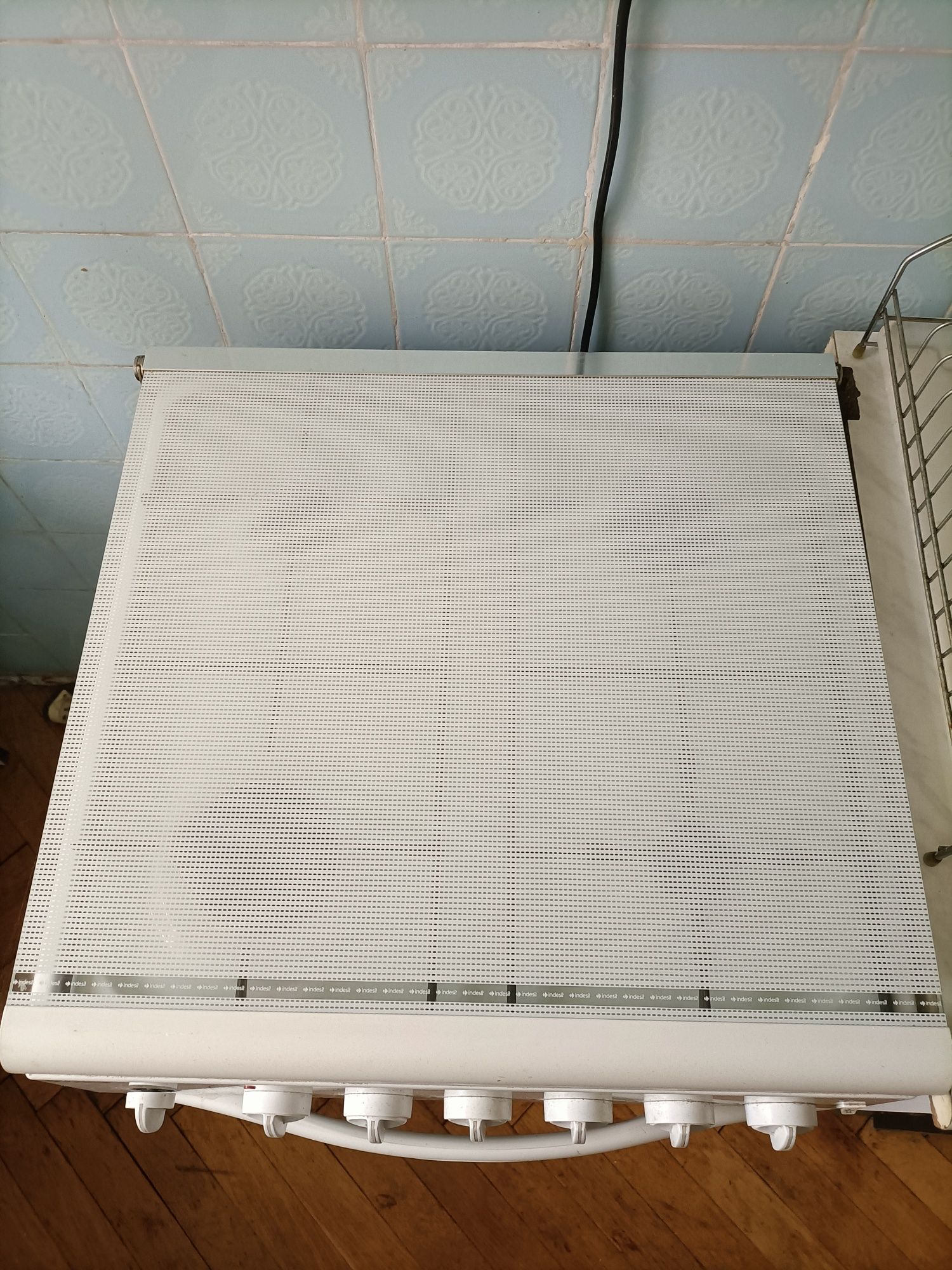 Indesit kuchnia gazowa kuchenka z piekarnikiem palniki biała