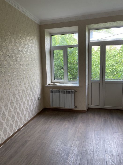 Продам квартиру в Садгорі