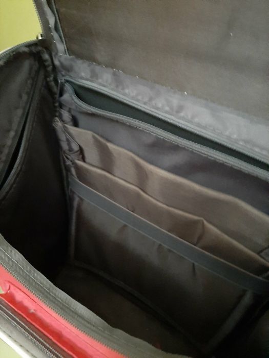 Школьный портфель, рюкзак, ранец