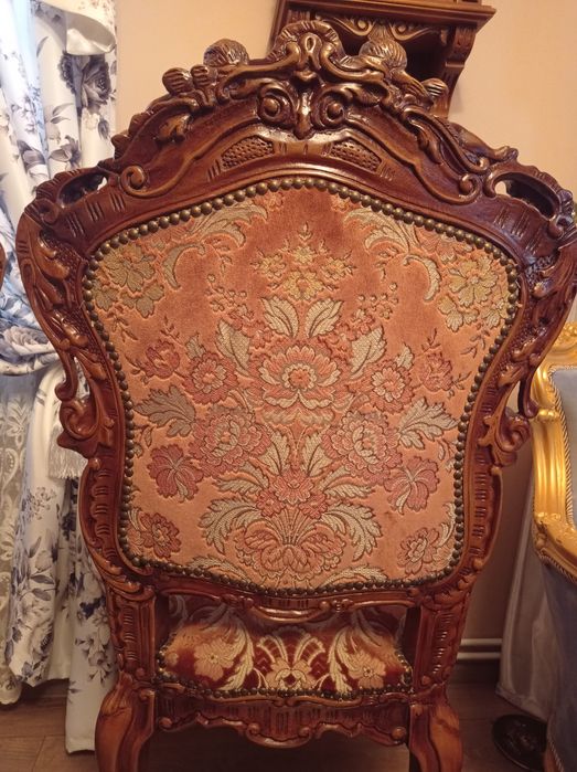 Продам 4 стулья барокко