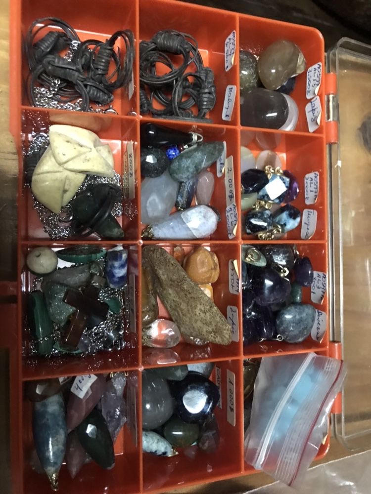 Vende se pedras quartzo / agatas em bruto