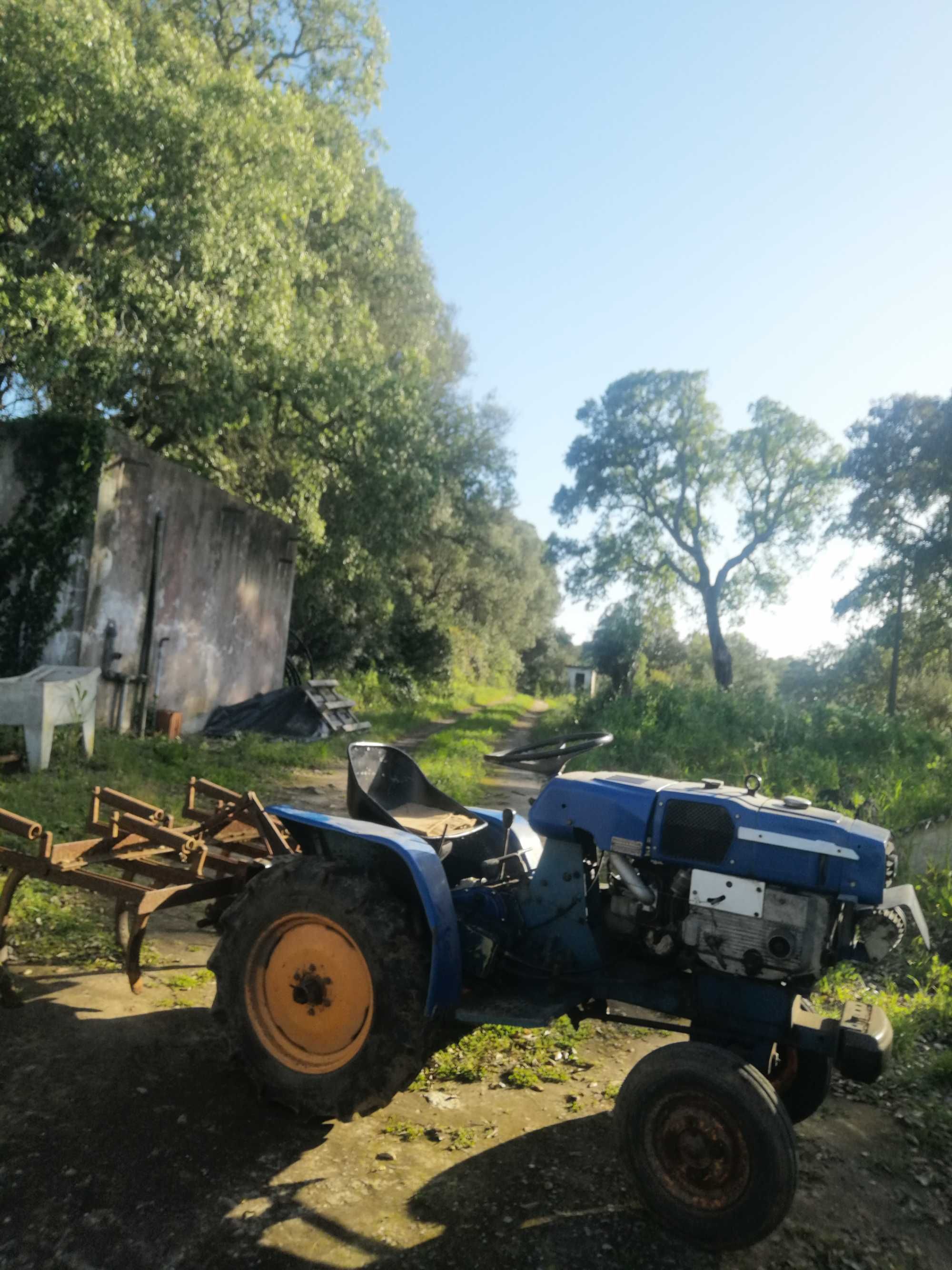 Tractor hinomoto