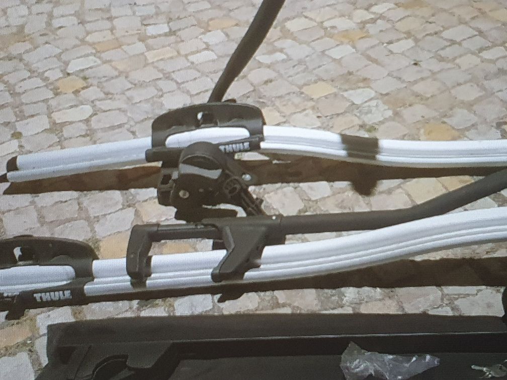 Conjunto de barras e suportes de tejadilho thule  120€
