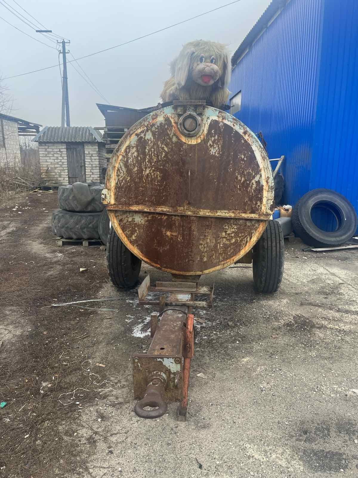 Бочка - 3 м.куб. , на колісній базі