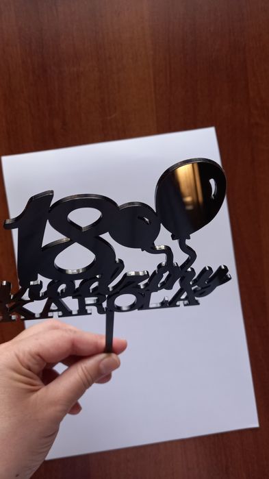 Topper na tort 18 urodziny Karola Karol czarny ozdoba personalizowany