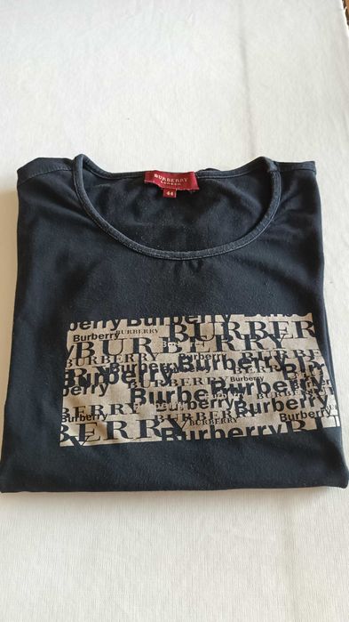 T-shirt preta e bege da Burberry