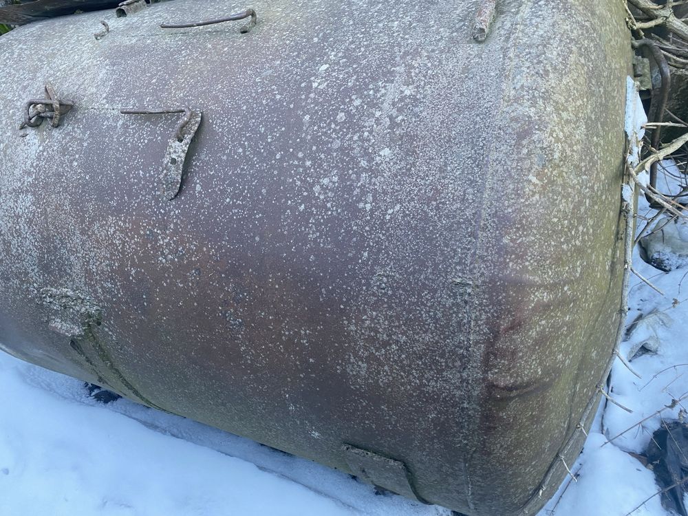 Бочка металева в нормальному стані