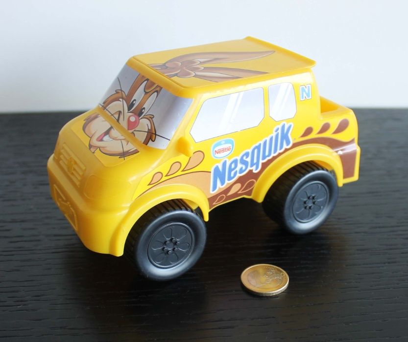 Antigo brinde / brinquedo Jipe da Nesquik do ano 2000
