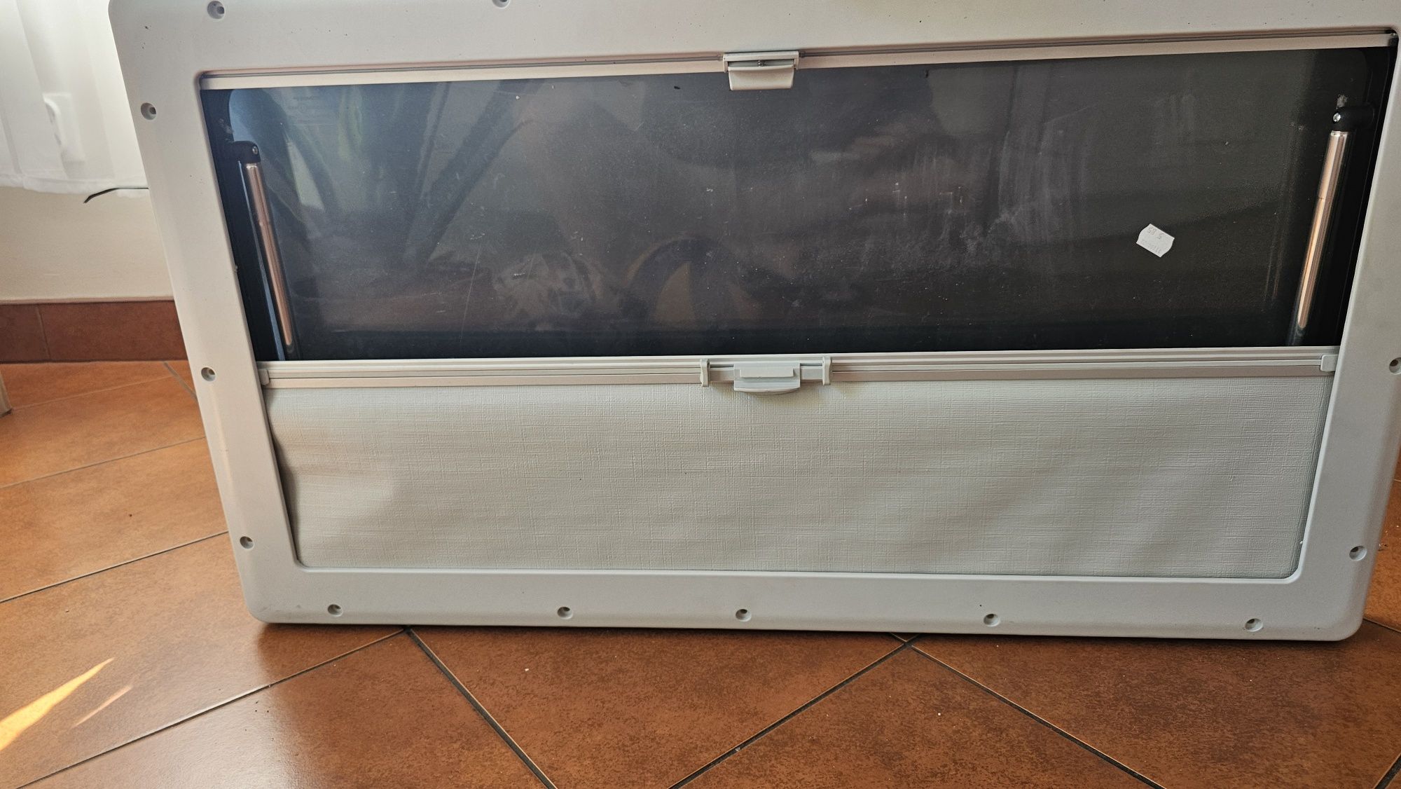 Okna kamper Dometic S4 900×500 - NOWE