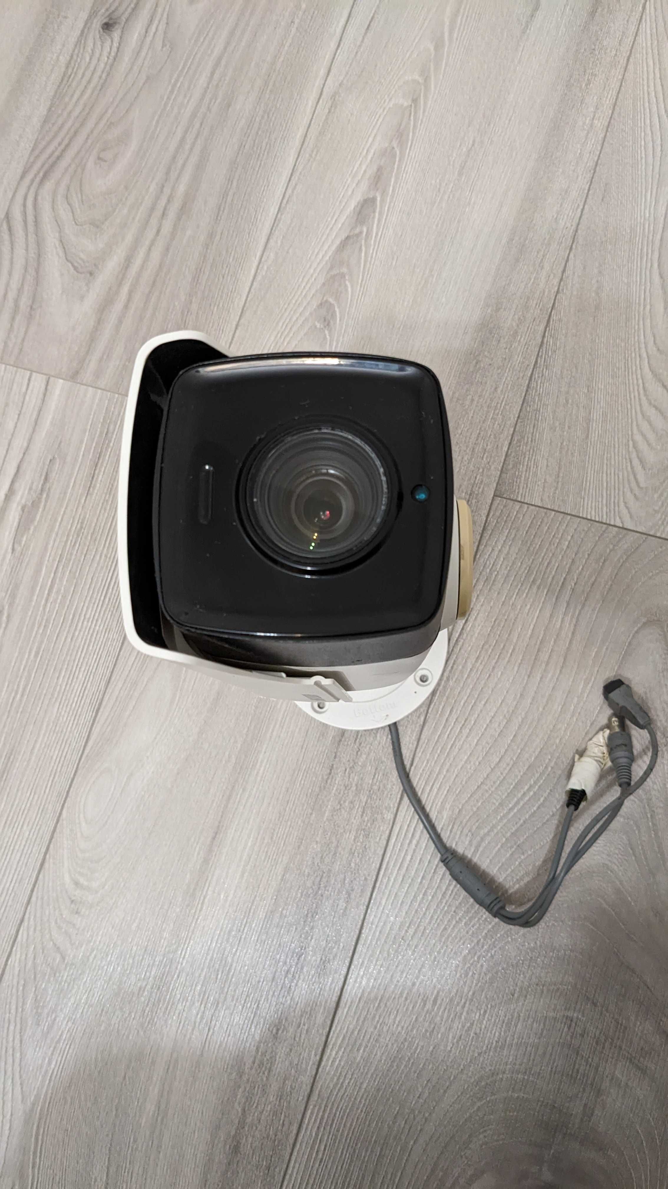 4 Białe Używane Kamery Analogowe Monitoring Hikvision 3.6 mm