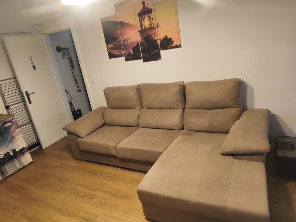 Sofá Chaise longue 3 lugares como novo
