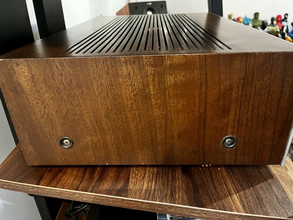Amplificador Akai