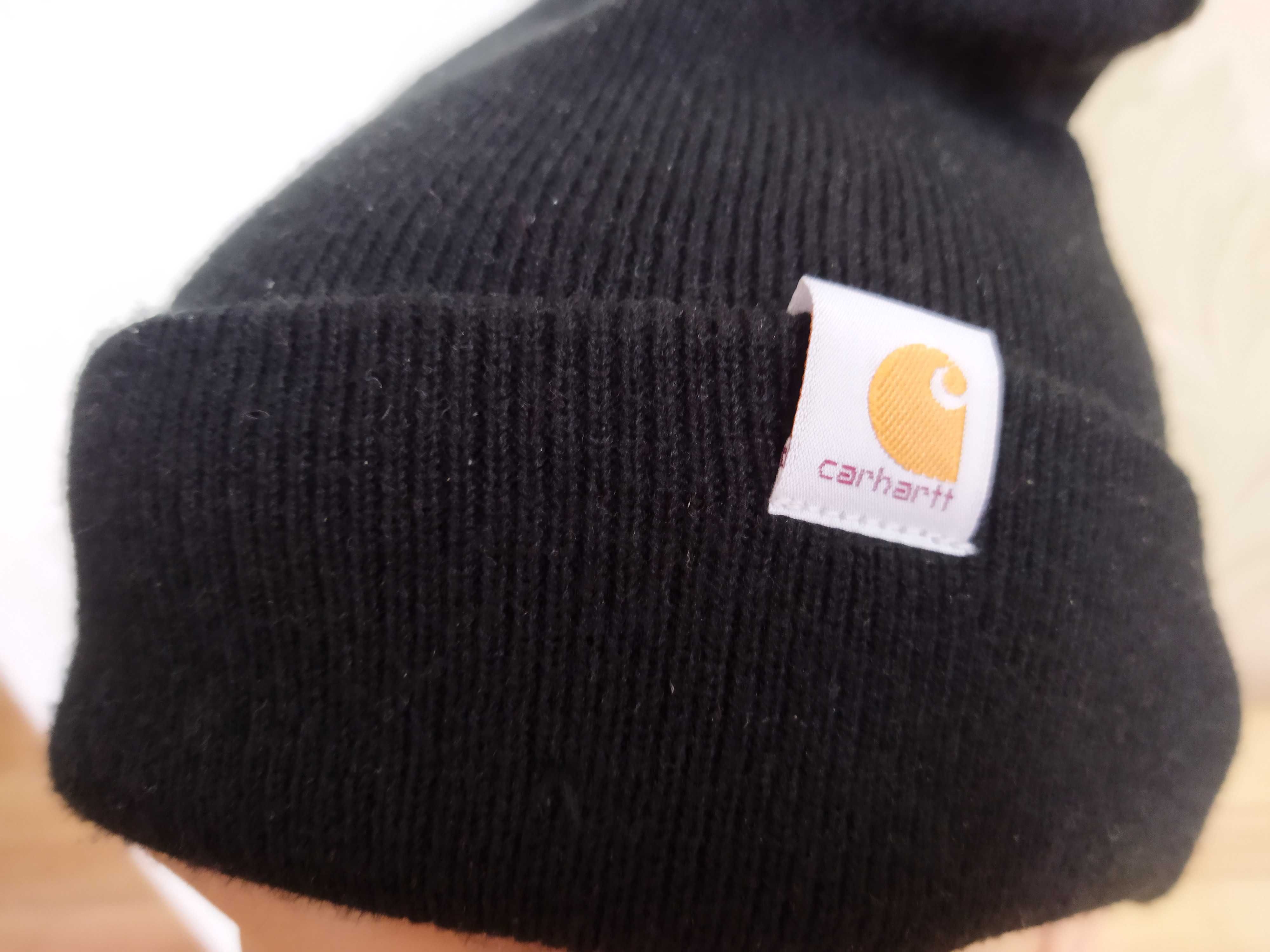 Акрилова шапка Carhartt чорного кольору