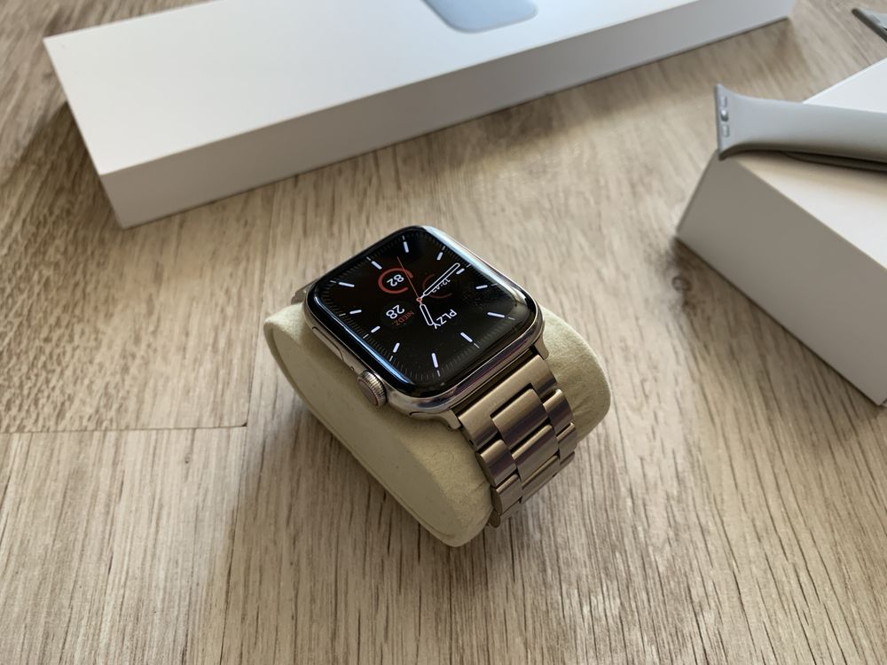 Apple Watch Stainless Steel & Ceramic case Sapphire crystal 44mm Serie