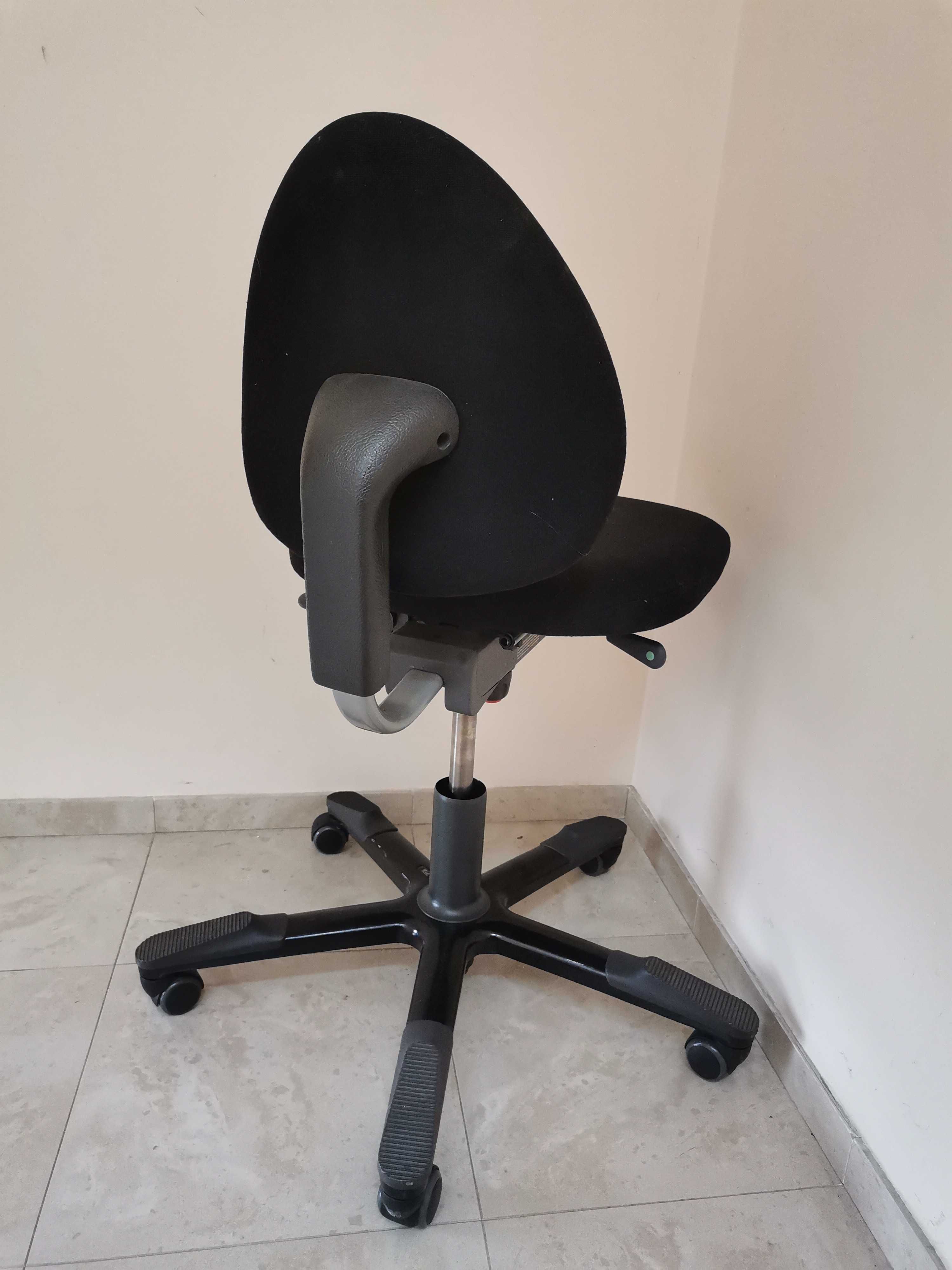 Krzesło ergonomiczne HAG credo