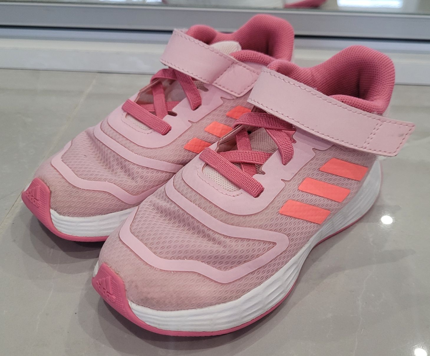 Buty dla dziewczynki Adidas r. 24