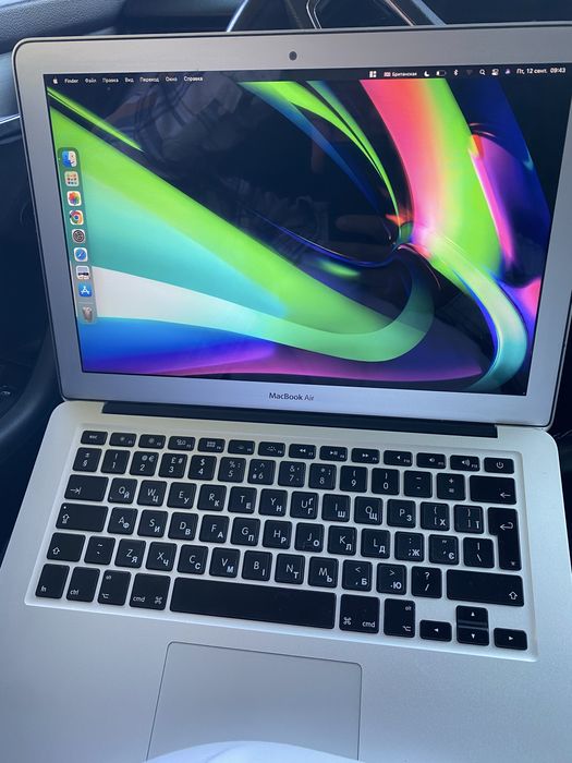 MacBook Air Core i7, 8 Гб ОЗУ, 500 Гб памяти.