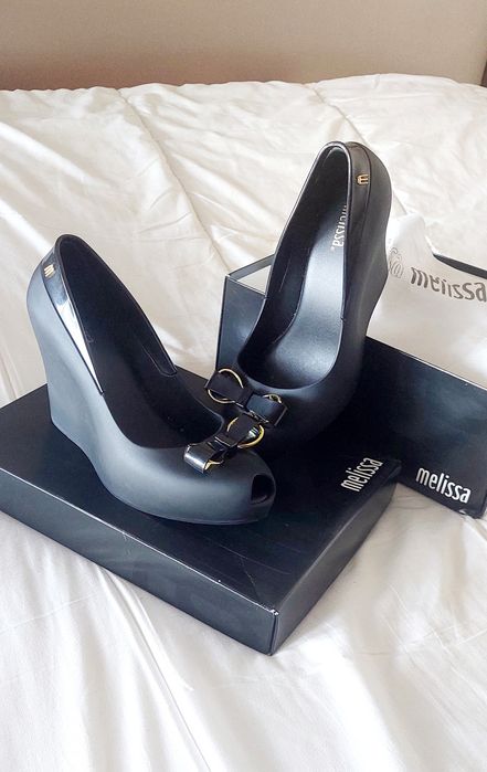Sapato. Melissa Queen Wedge II