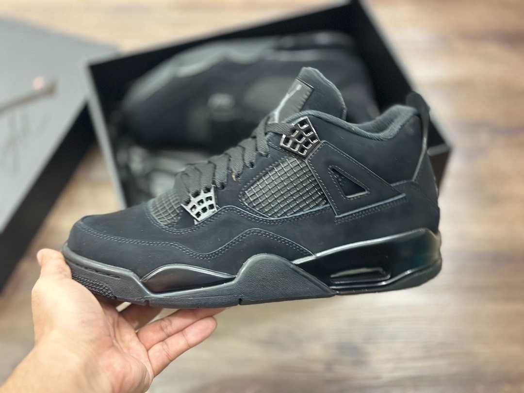 Jordan 4 rétro Black Cat.46