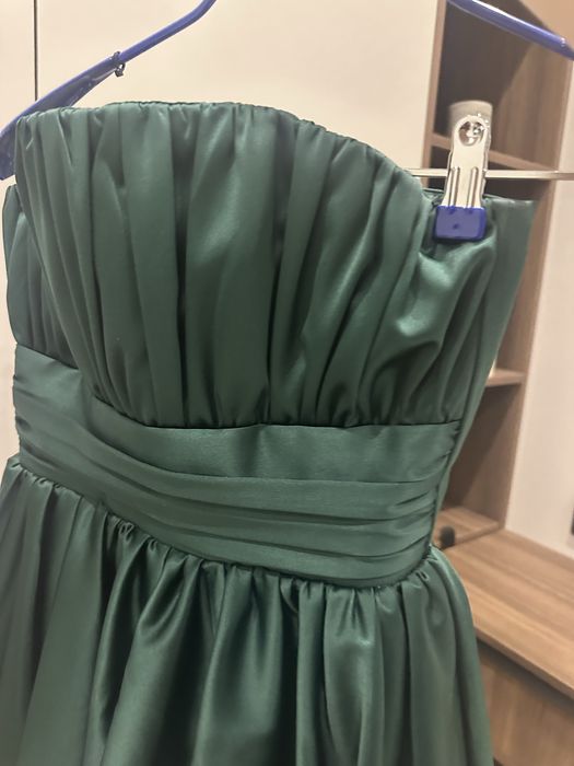 Сукня темно зеленого кольору