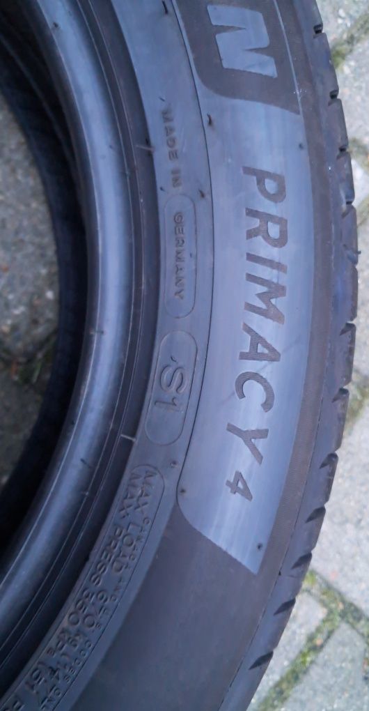 215/55R17 94V Michelin Primacy 4