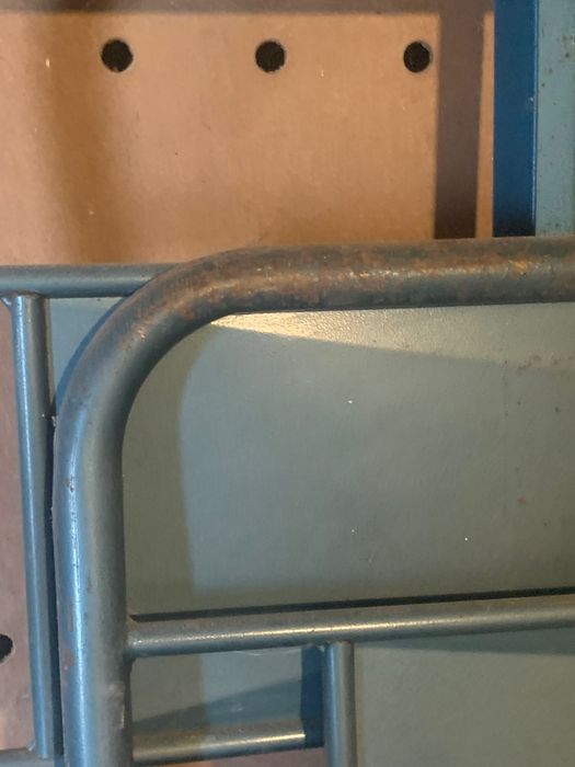 Cama antiga para restaurar + estrado