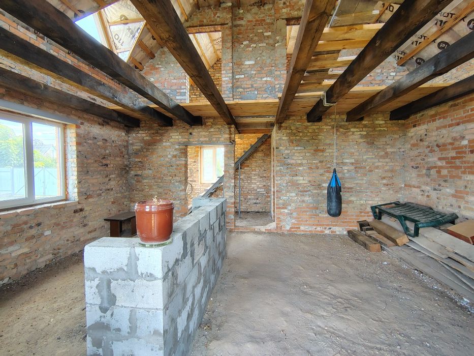 Продаж будинку в мальовничому місці.