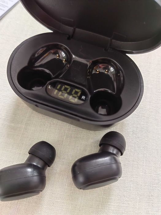 Bezprzewodowe słuchawki FHRM – HIFI dźwięk, głęboki bas, LED i USB-C