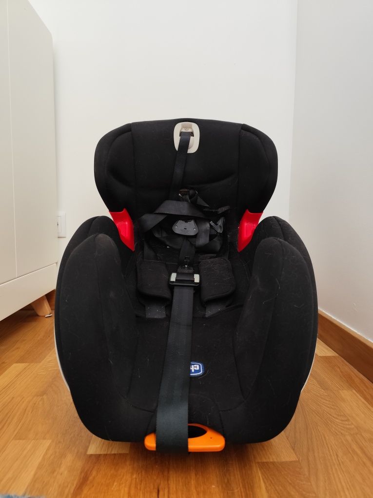 Cadeira de transporte automóvel com isofix Chicco