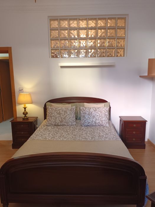 Cama de casal com estrado