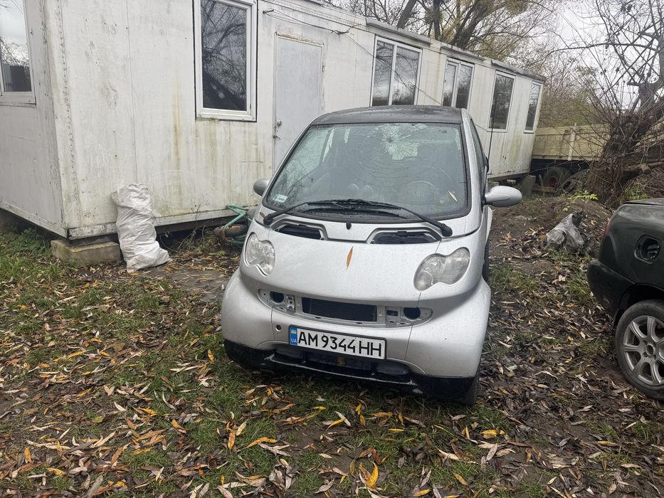 Смарт на ходу  має косметичні недоліки по тех паспорту