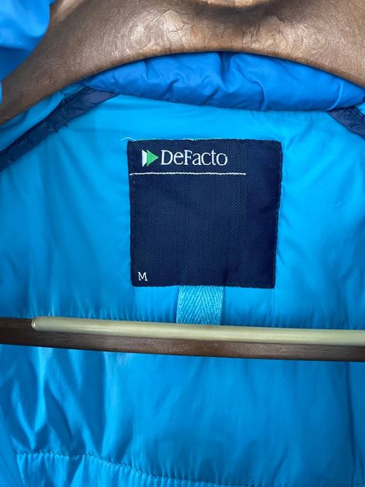 Чоловіча жилетка від DeFacto.