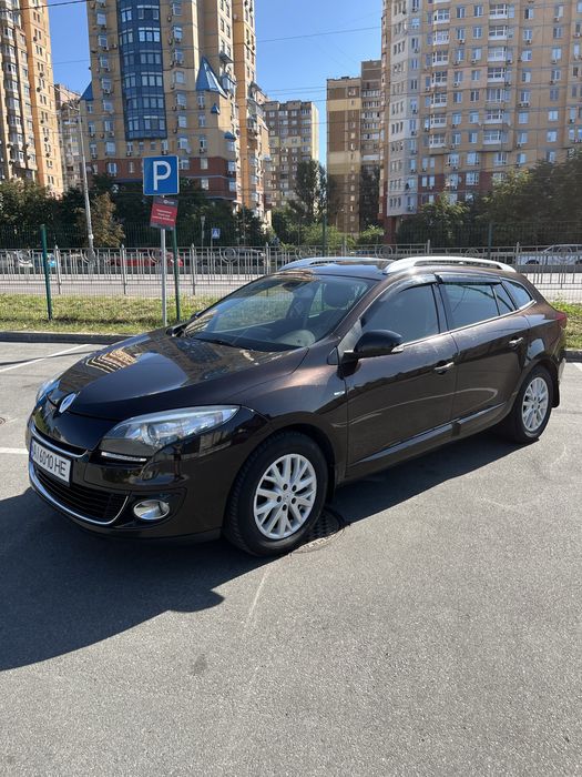 Продам авто в чудовому технічному стіні ,  деталі за телефоном !!