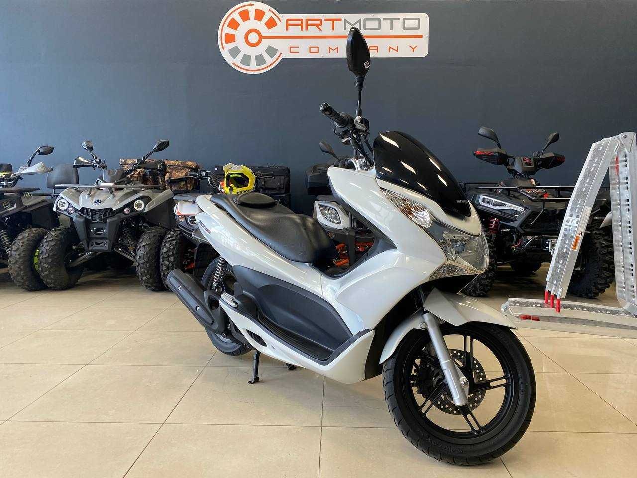 Купити максі скутер Honda PCX 150 KF12 в Арт Мото Суми, з документами