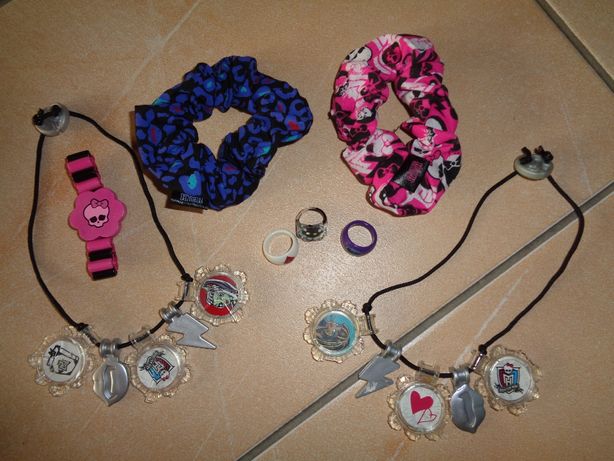 Monster High zestaw biżuterii gumki do włosów bransoletka naszyjniki