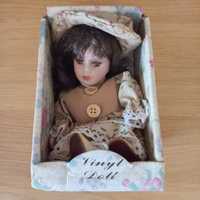 Lalka vinyl doll