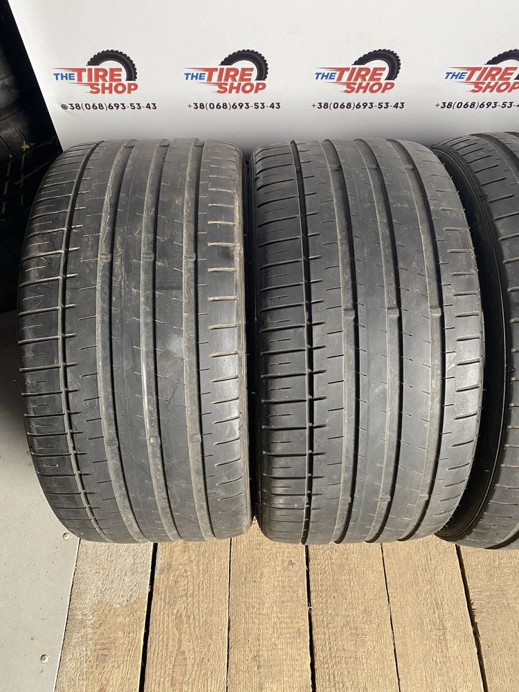 Різноширокий комплект 225/35R19 та 245/30R19 Falken